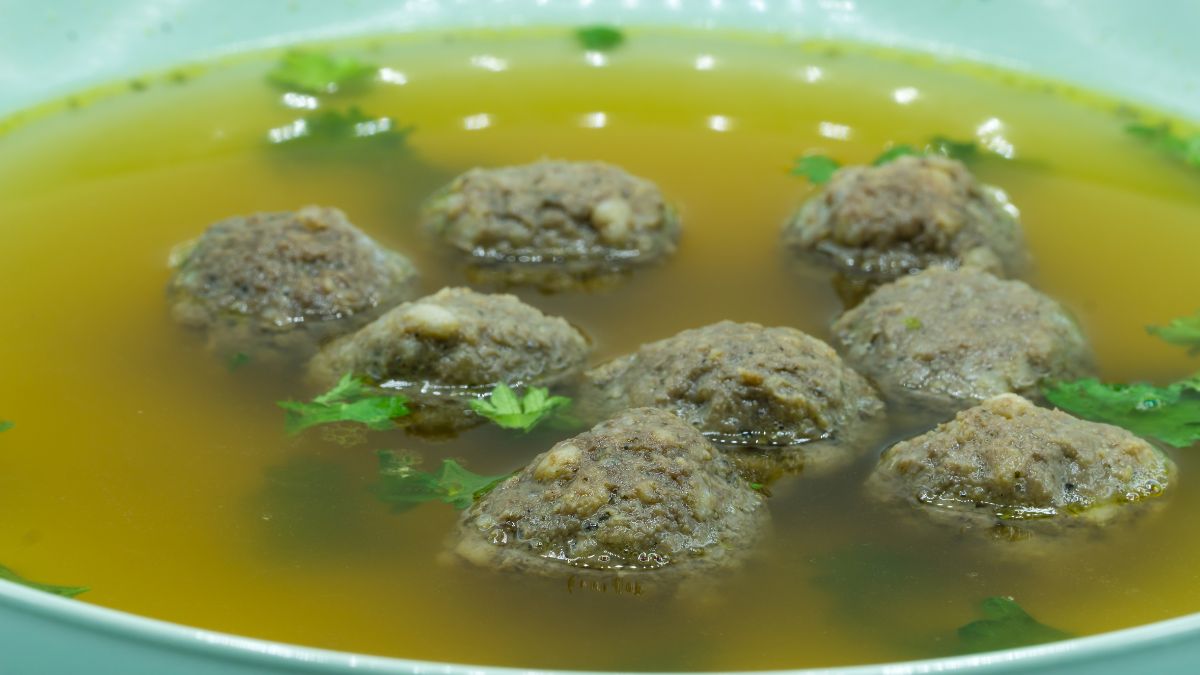 Rosół z kluskami wątrobianymi 