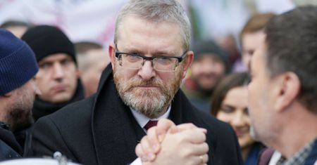 W bastionie PiS niepokój. Braun może zaszkodzić Nawrockiemu
