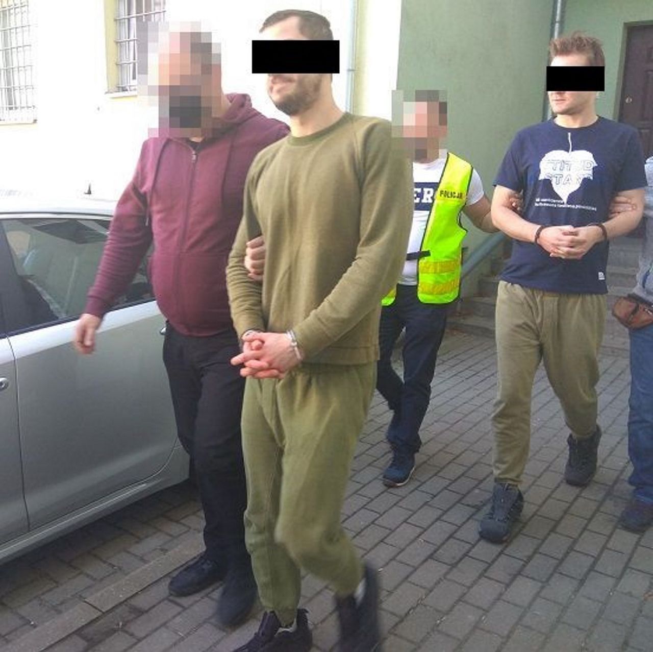 Przebrali się za policjantów. Chcieli zadrwić z wróżki