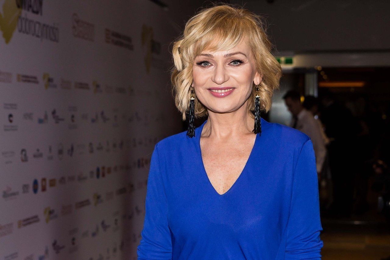 Katarzyna Żak i jej mąż Cezary postawili na styl, który łączy tradycję z nowoczesnością. Ich mazurska rezydencja to harmonijne połączenie drewna, światła i natury.