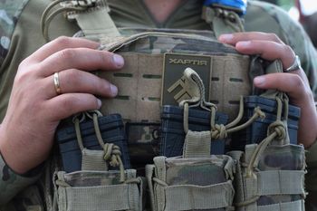 Atak cywilów na żołnierzy. Incydent w Ukrainie