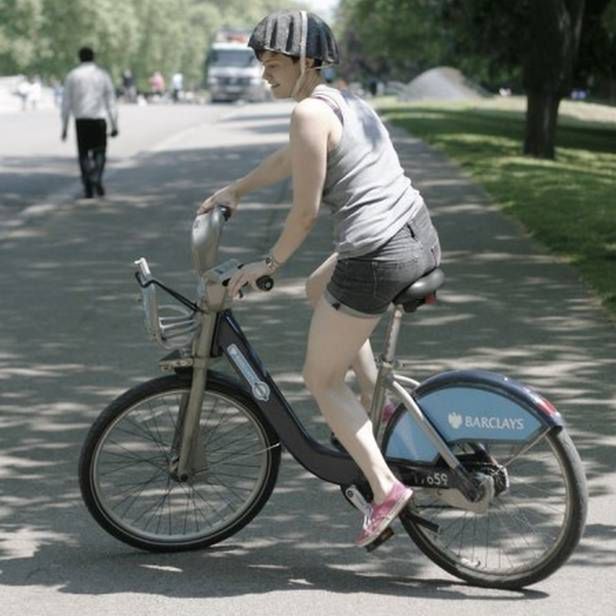 Paper Pulp Helmet – pomysł na supertani kask rowerowy 2