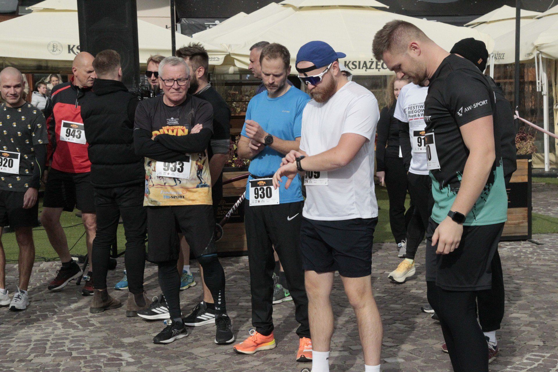 Rynek w Rzeszowie wypełnił się śmiechem, sportową energią i festiwalowym nastrojem podczas wyjątkowego biegu - Piwnej Mili/2025