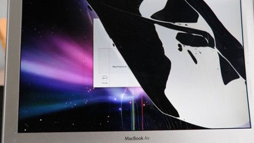 MacBook Air po upadku z 3000 metrów 1