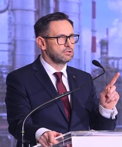 Jako europoseł musi ujawnić majątek. Tuż przed wyborami przepisał udziały na syna