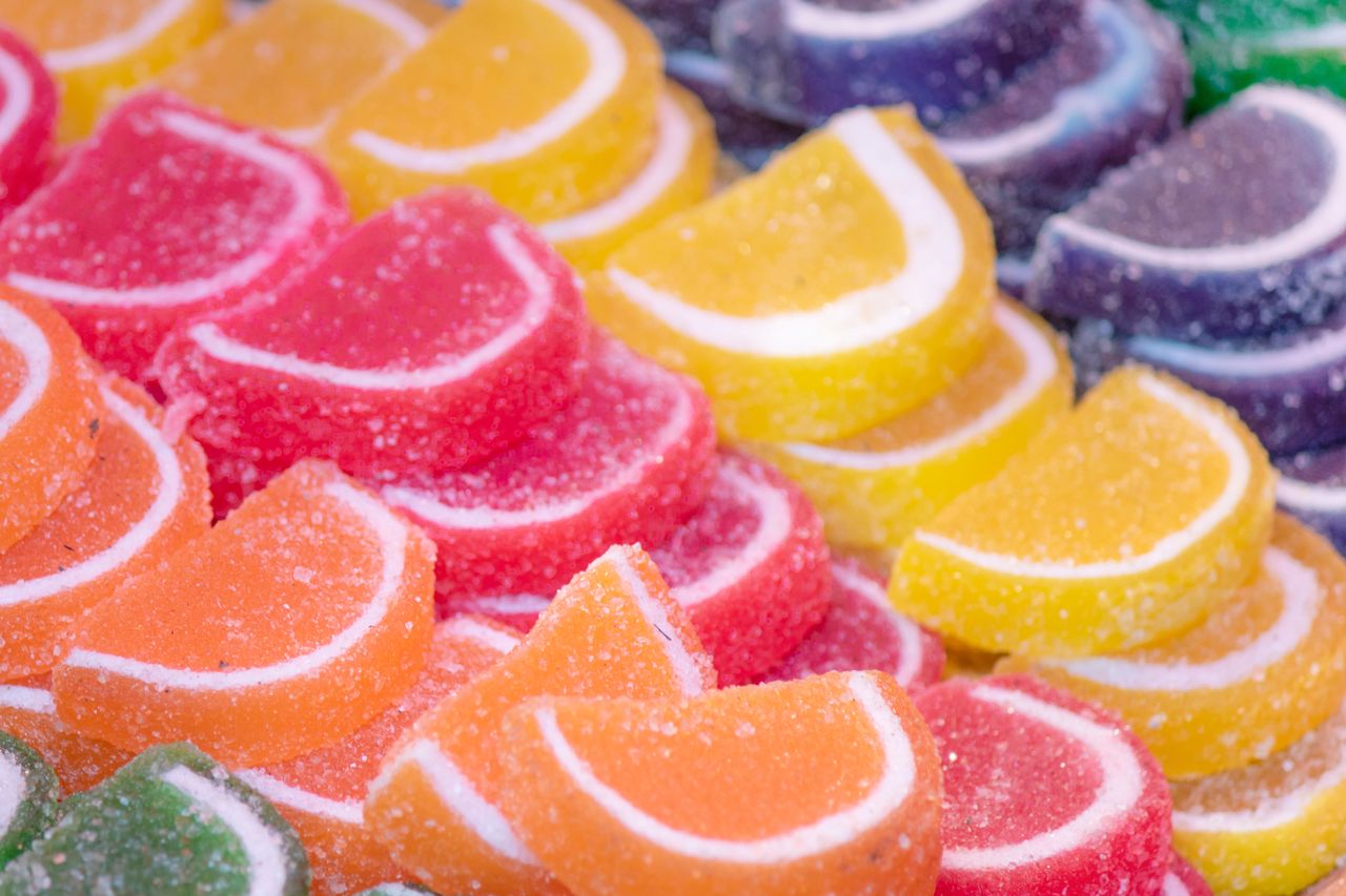 Smaki lat 90., które dziś byłyby zakazane. Wtedy jedliśmy je bez wyrzutów