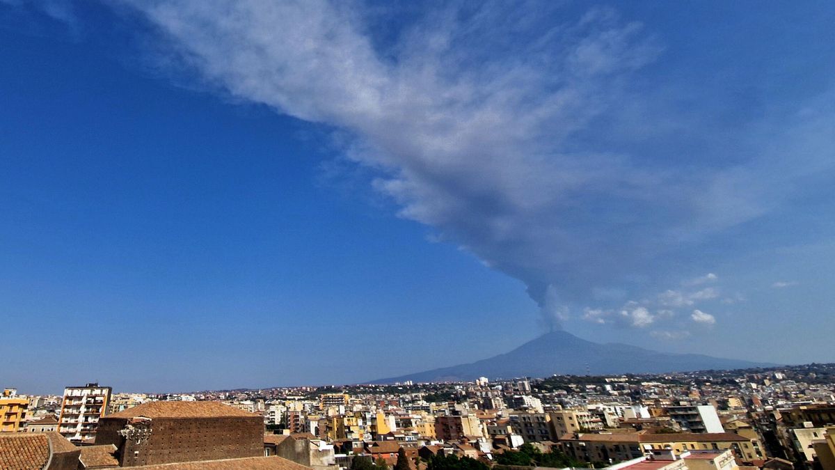 Przebudzenie Etny spowodowało niemałe zamieszanie na lotnisku w Katanii