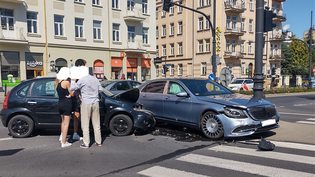 Zderzenie maybacha z citroenem na ul. 3 Maja w Lublinie