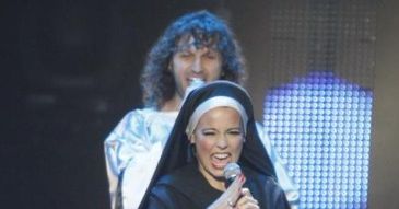 Mucha: "Księża to pedofile!"