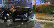 Warszawa: Awaria wodociągowa. Pod zaparkowanym autem utworzyła się wyrwa