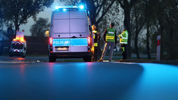 Tragiczny wypadek w Micigoździe. Motocyklista potrącił pieszego i zderzył się z Nissanem. 41-latek nie żyje