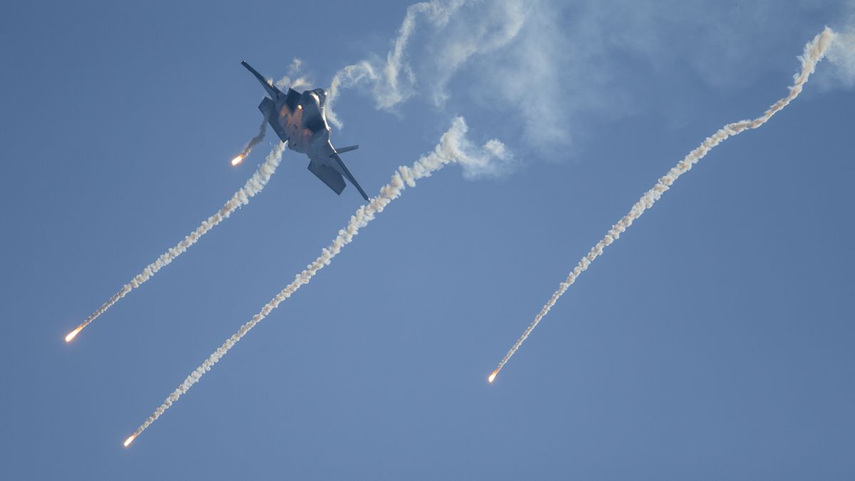 The Canadian National Exhibition Air Show
- NO PHOTO CREDIT -
- NO PHOTO CREDIT -

TORONTO, ON - SEPTEMBER 3: USAF F-35 drops flares during its demonstration. The Canadian International Air Show returned to the Toronto waterfront with a 3 hour show ending with a USAF F-35 Demonstration team. CORONAPD  Toronto Star.        (Rick Madonik/Toronto Star via Getty Images)
Rick Madonik