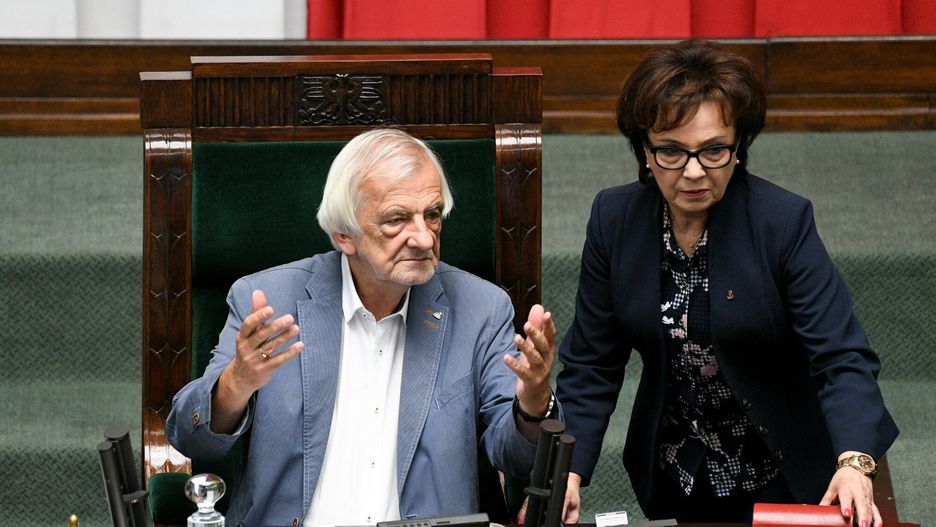 Po wydatkach na bilety lotnicze widać, że posłowie najbardziej lubią docierać do pracy samolotem