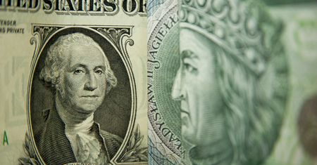 Nieoczekiwana zmiana. Dolar mocno w górę, złoty traci na wartości