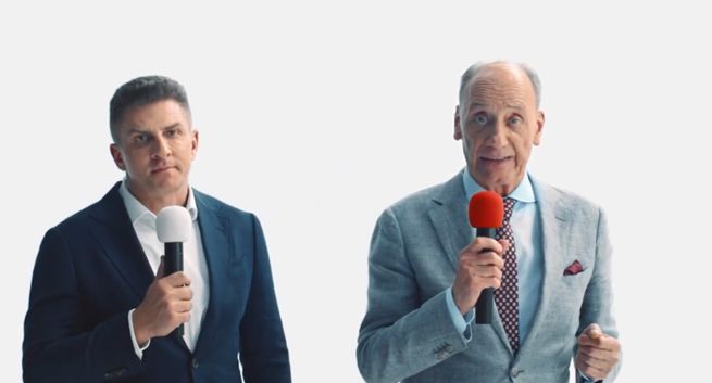 Dariusz Szpakowski i Mateusz Borek w reklamie Tyskiego dziękują kibicom za wspólne emocje