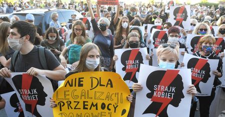 Kobiety do PiS i Ordo Iuris. Padły mocne słowa