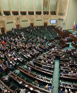 Gorący dzień w Sejmie. Rozpoczęło się posiedzenie [TRANSMISJA NA ŻYWO]