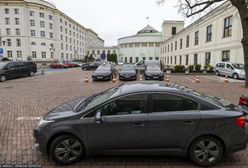 Wynajmują auta na biura poselskie. A w garażu stoją ich prywatne samochody