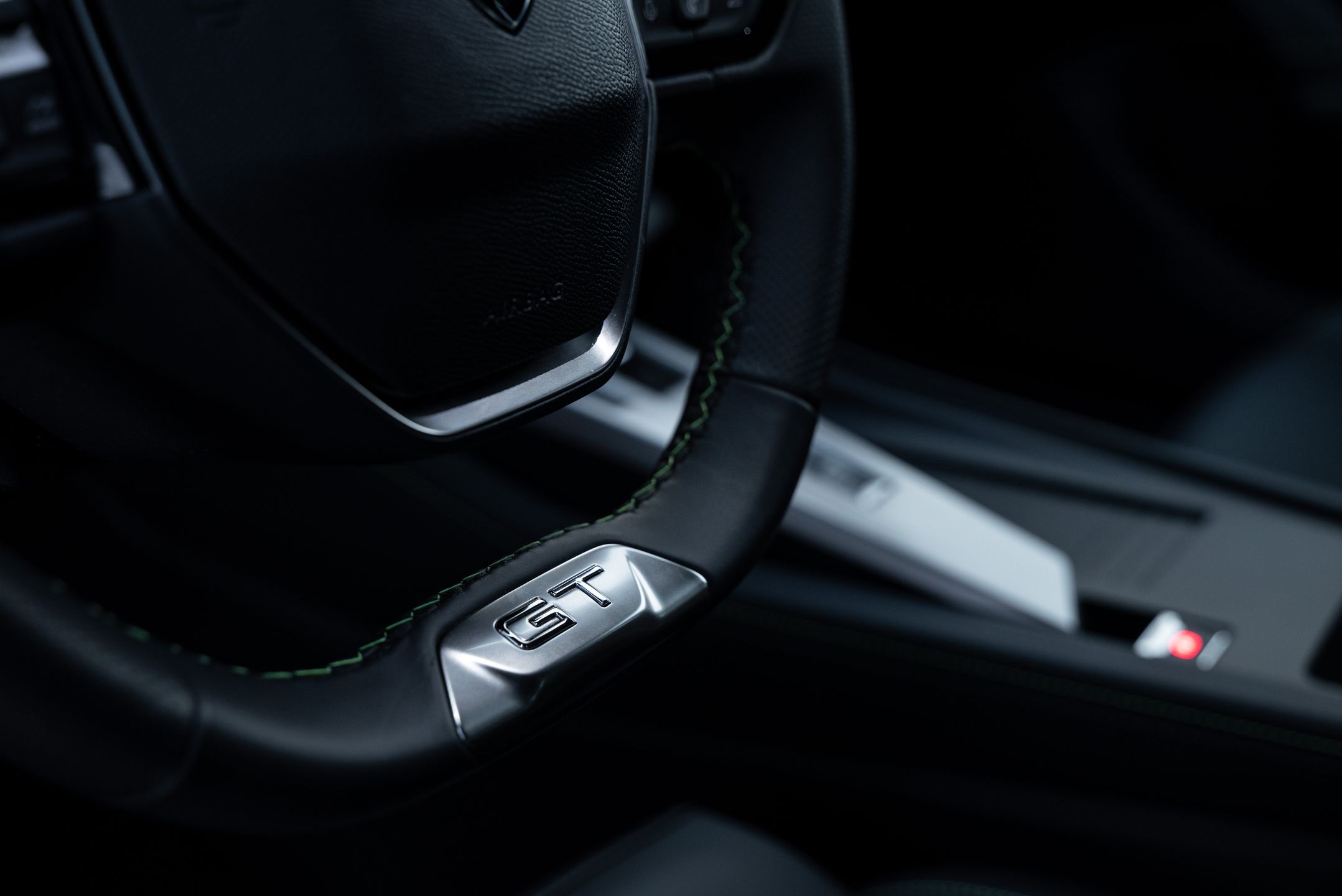 Peugeot 408 Hybrid 145