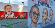 "Polski Banksy" MURALAMI upamiętnił akcję Łatwoganga i sukces Mai Chwalińskiej. "Jedyny graficiarz, który nie niszczy, lecz upiększa" (FOTO)