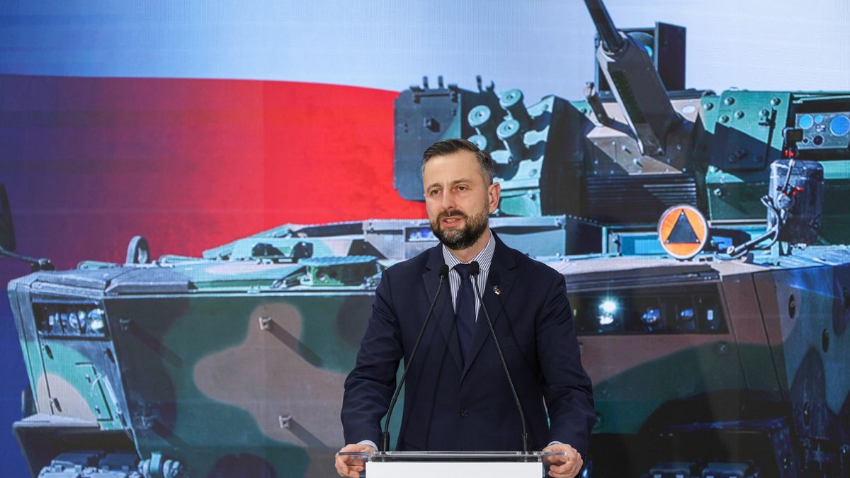 W�adys�aw Kosiniak-Kamysz
Pawe� Supernak
bojowe wozy piechoty, Borsuk, BWP, Kosiniak Kamysz, obrona, polityk, polityka, umowa na dostawy