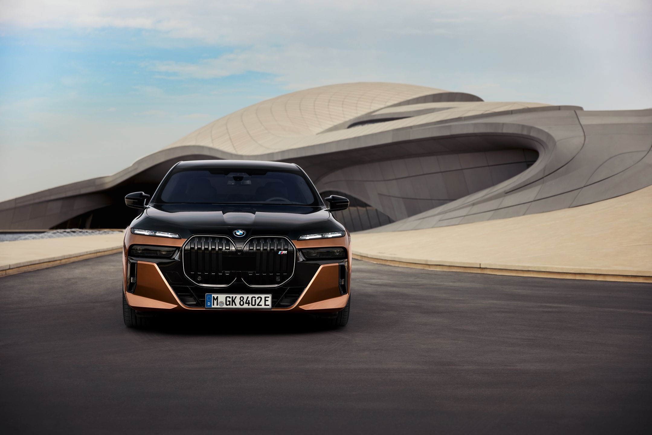 BMW i7 M70