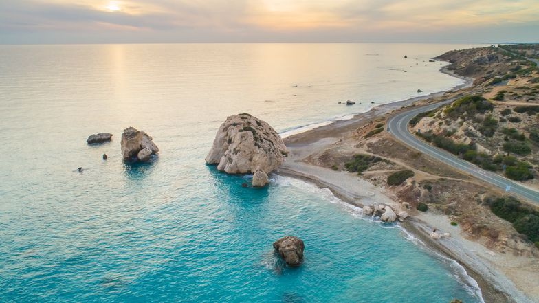 Cypr - podział na wyspie na dwie strefy państwowe daje o sobie mocno znać. Rykoszetem dostają zagraniczni turyści.