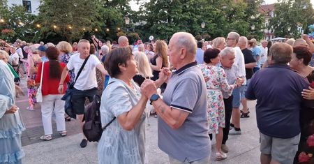 Potańcówka z zespołem na żywo!