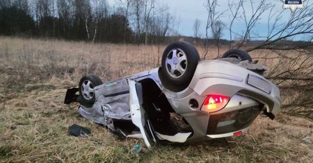 19-latek w Oplu dachował z czwórką nastolatków. Nadmierna prędkość znów zebrała żniwo