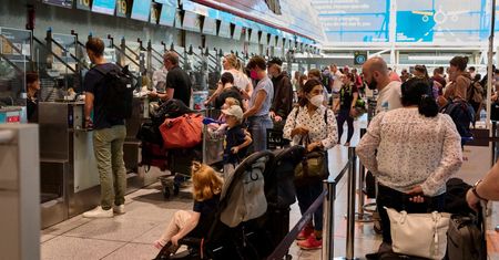 Pasażerowie uziemieni w Lizbonie i Porto. Prawie 150 lotów odwołanych przez strajk