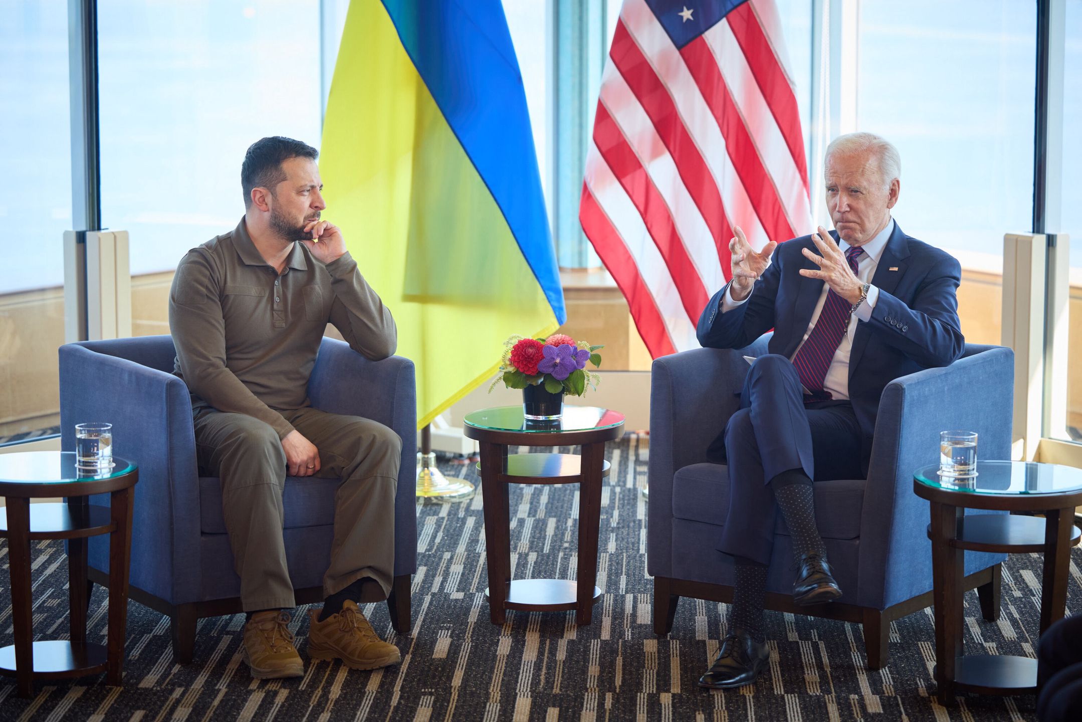 Ukrainian President Volodymyr Zelensky attends G7 Hiroshima Summit
epa10642787 A handout photo made available by the Ukrainian Presidential Press Service shows Ukraine's President Volodymyr Zelensky (L) and US President Joe Biden (R) during a meeting, in Hiroshima, Japan, 21 May 2023, on the sidelines of the G7 Summit Leaders' Meeting.  EPA/UKRAINIAN PRESIDENTIAL PRESS SERVICE HANDOUT -- MANDATORY CREDIT: UKRAINIAN PRESIDENTIAL PRESS SERVICE -- HANDOUT EDITORIAL USE ONLY/NO SALES 
Dostawca: PAP/EPA.
UKRAINIAN PRESIDENTIAL PRESS SERVICE HANDOUT
