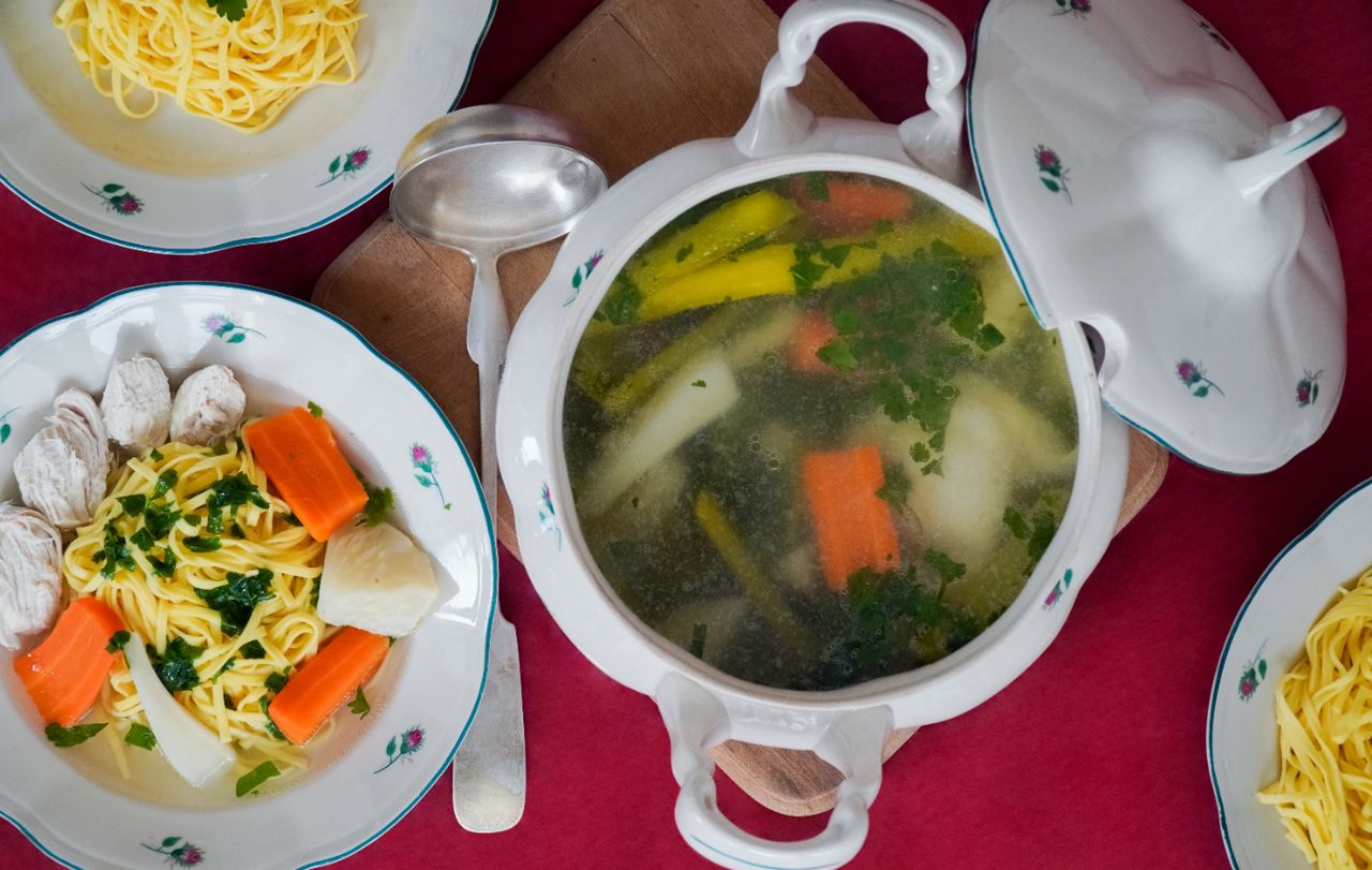 Łyżka octu do rosołu? Oto trick, który stosują najlepsi szefowie kuchni