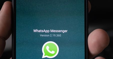 Fałszywy WhatsApp krąży po sieci. Nie instaluj go pod żadnym pozorem