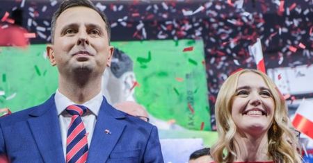 Paulina Kosiniak-Kamysz JEST W CIĄŻY! Do sieci trafiło zdjęcie z widocznym już brzuszkiem (FOTO)