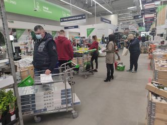 Zakaz handlu w niedzielę. Idzie odwilż? Opozycja chce zmian dla studentów i seniorów