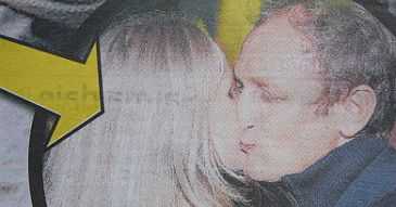 Cielecka sypia z 2 facetami?!