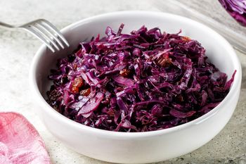 Ta surówka najlepiej pasuje do gęsiny. Przepis podpatrzyłem w restauracji