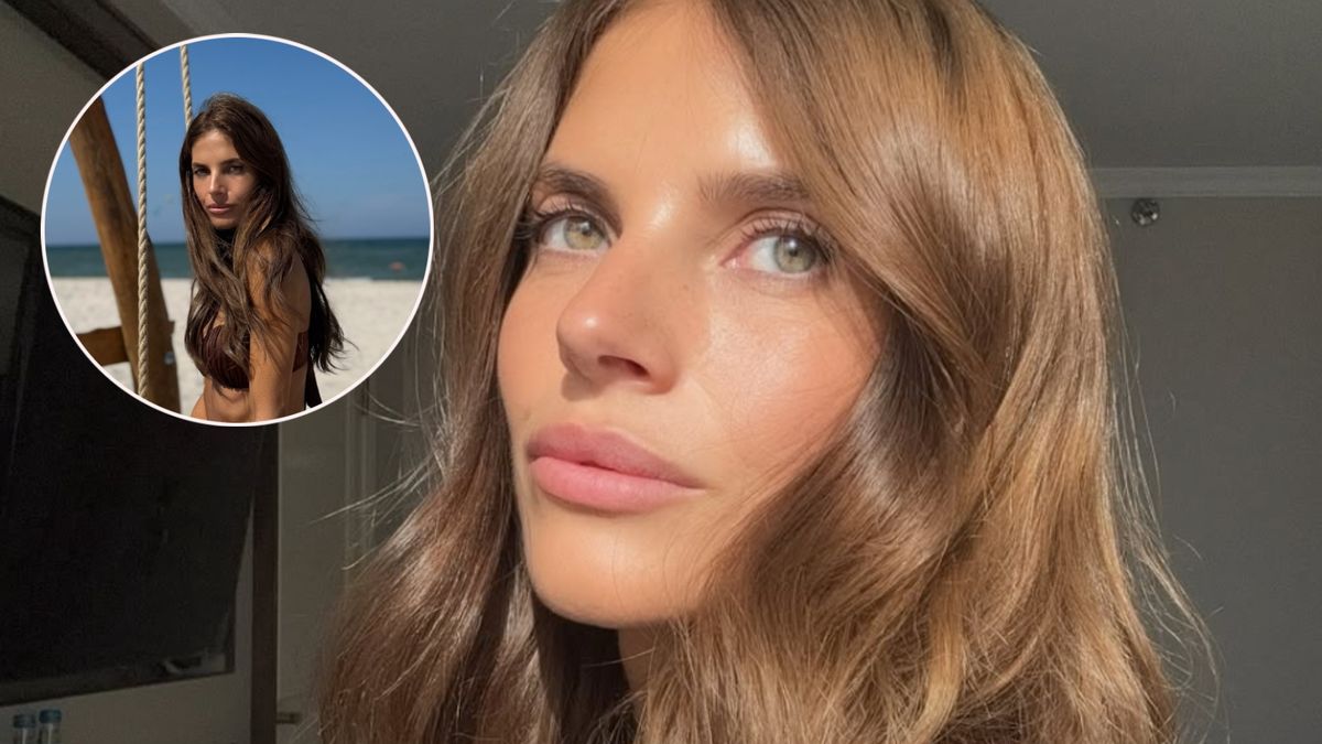 Weronika Rosati pozuje w stroju kąpielowym