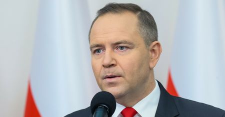 Nawrocki nowym liderem zaufania wśród polityków. Potężny spadek Hołowni