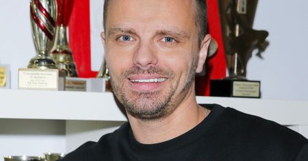 Po rozwodzie Marcin Hakiel mieszka w przestronnym apartamencie. "Kasia nie żałuje swojej decyzji"