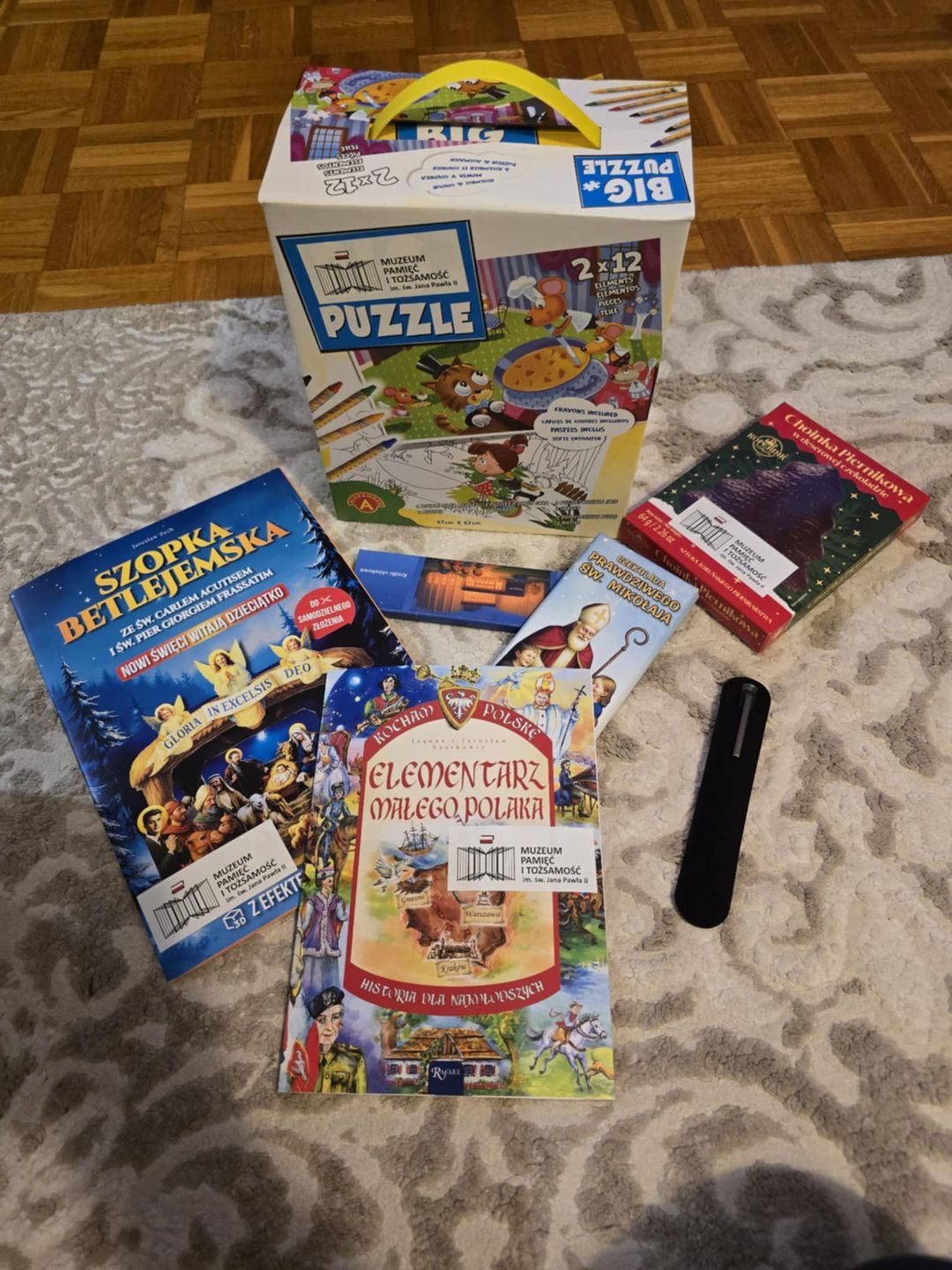 Prezenty rozdawane w Muzeum Pamięć i Tożsamość