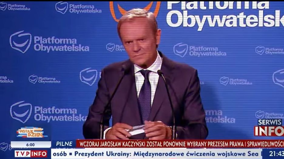 Wizerunek Donalda Tuska podczas konferencji prasowej PO został wykorzystany w klipie TVP Info