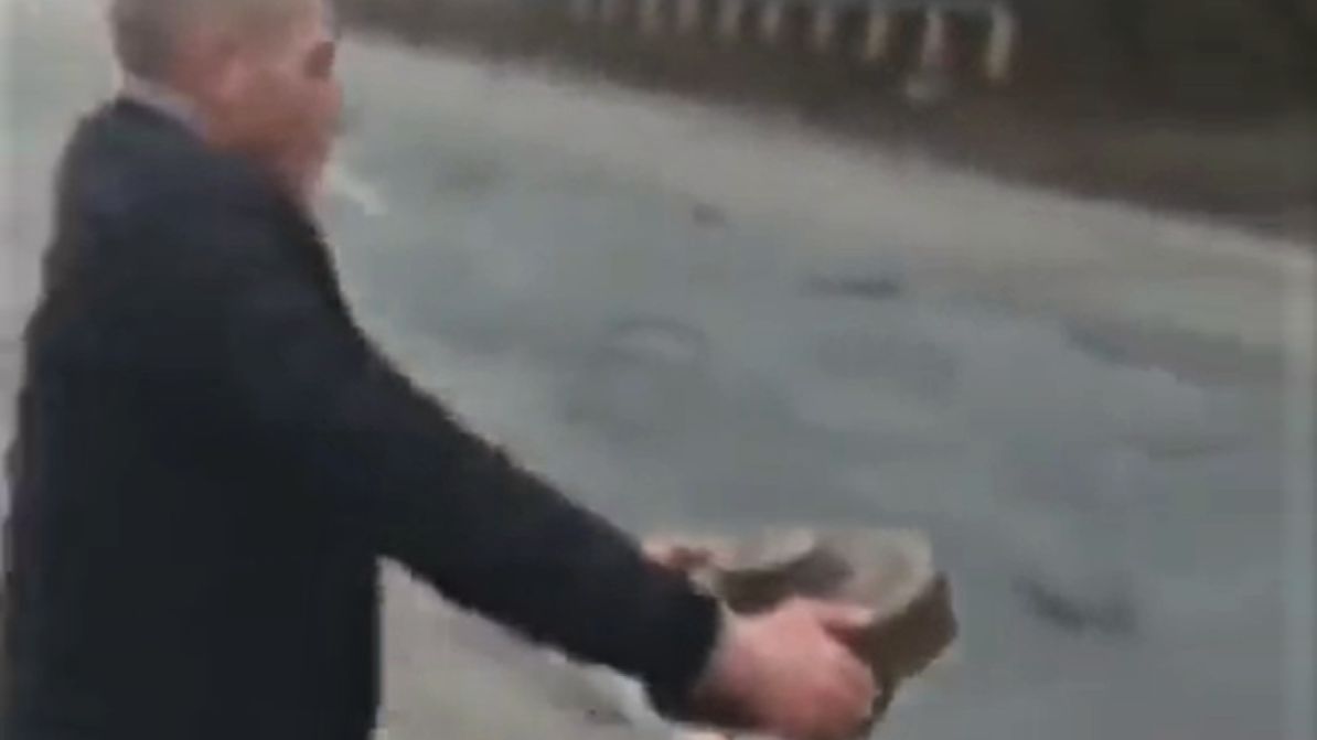 Ukrainiec wyniósł rosyjską minę do lasu 