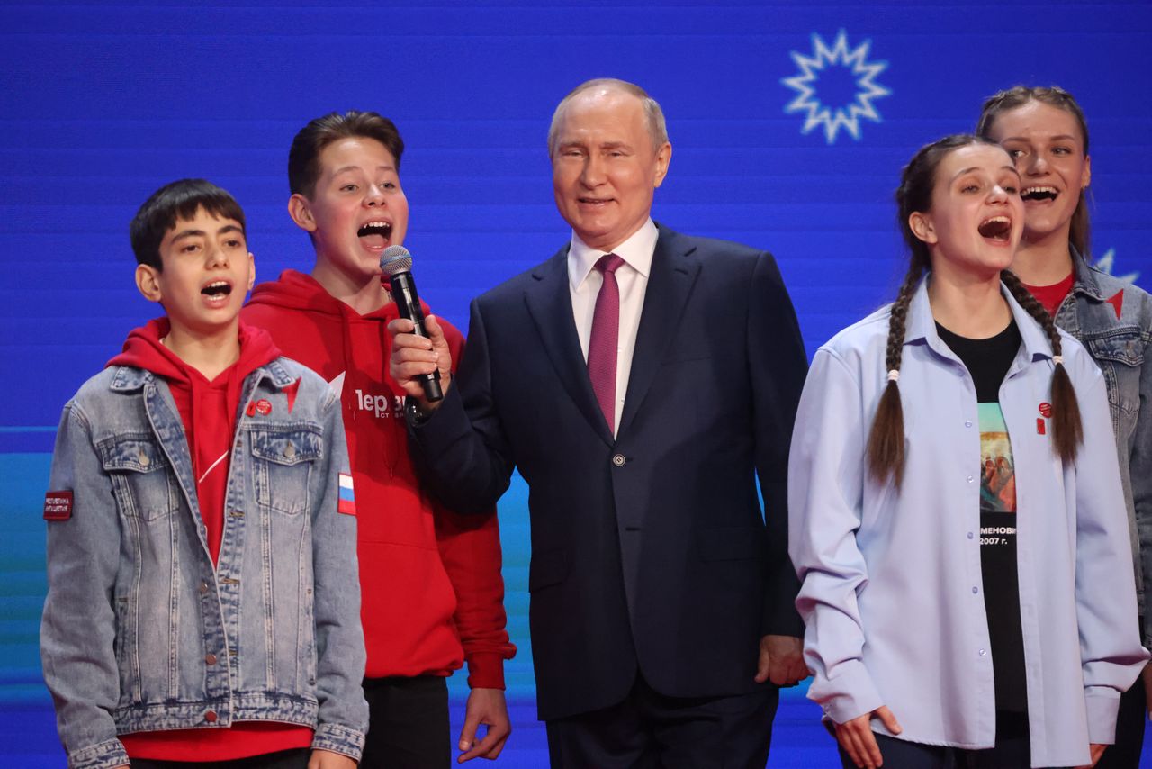 Russian dictator Vladimir Putin often shows himself on the stage with the younger generation of Russians, they are an element of Russian propaganda.