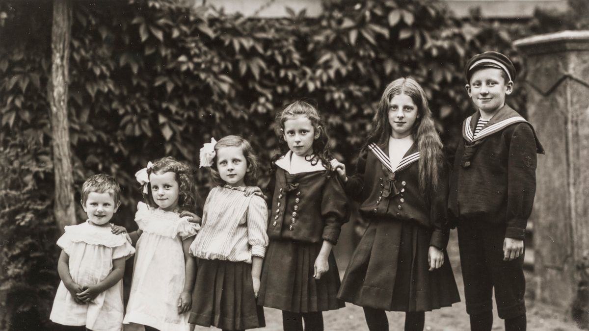 Stworzony przez Augusta Sandera portret zbiorowy społeczeństwa niemieckiego należy do najwybitniejszych osiągnięć fotografii XX wieku 1