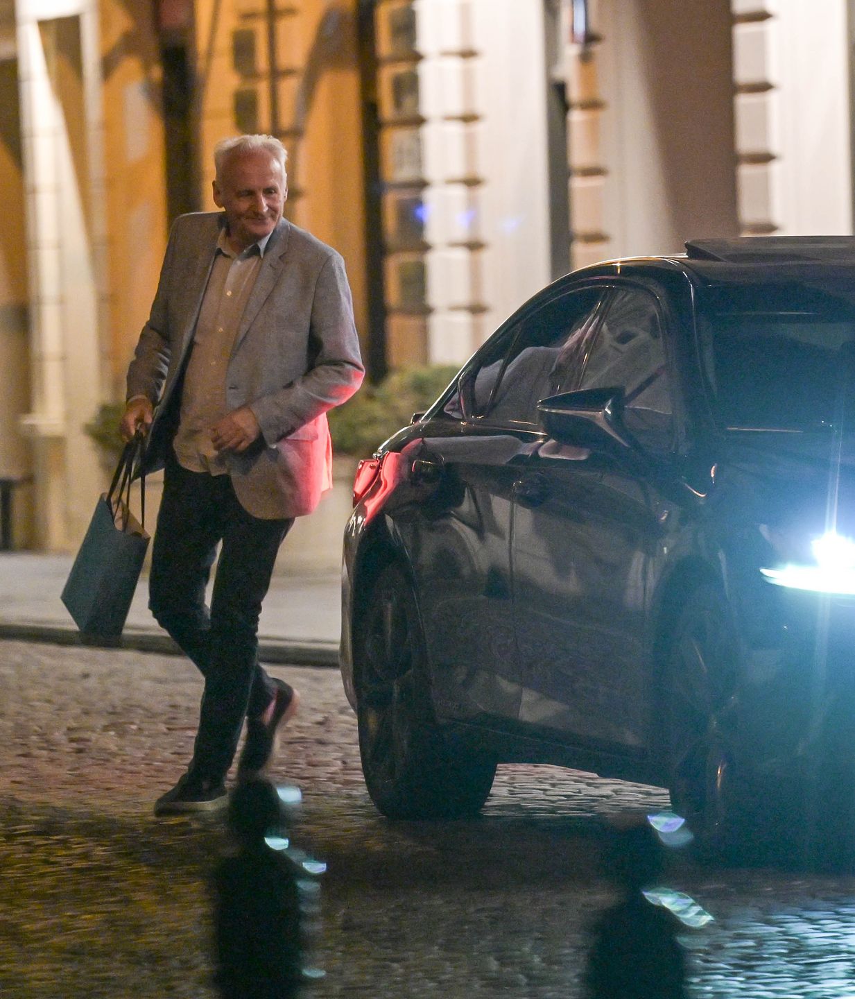 Krzesimir Dębski imprezuje nocą z nową partnerką
