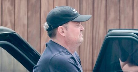 Matthew Perry zaliczył wpadkę. Włożył za małe spodnie