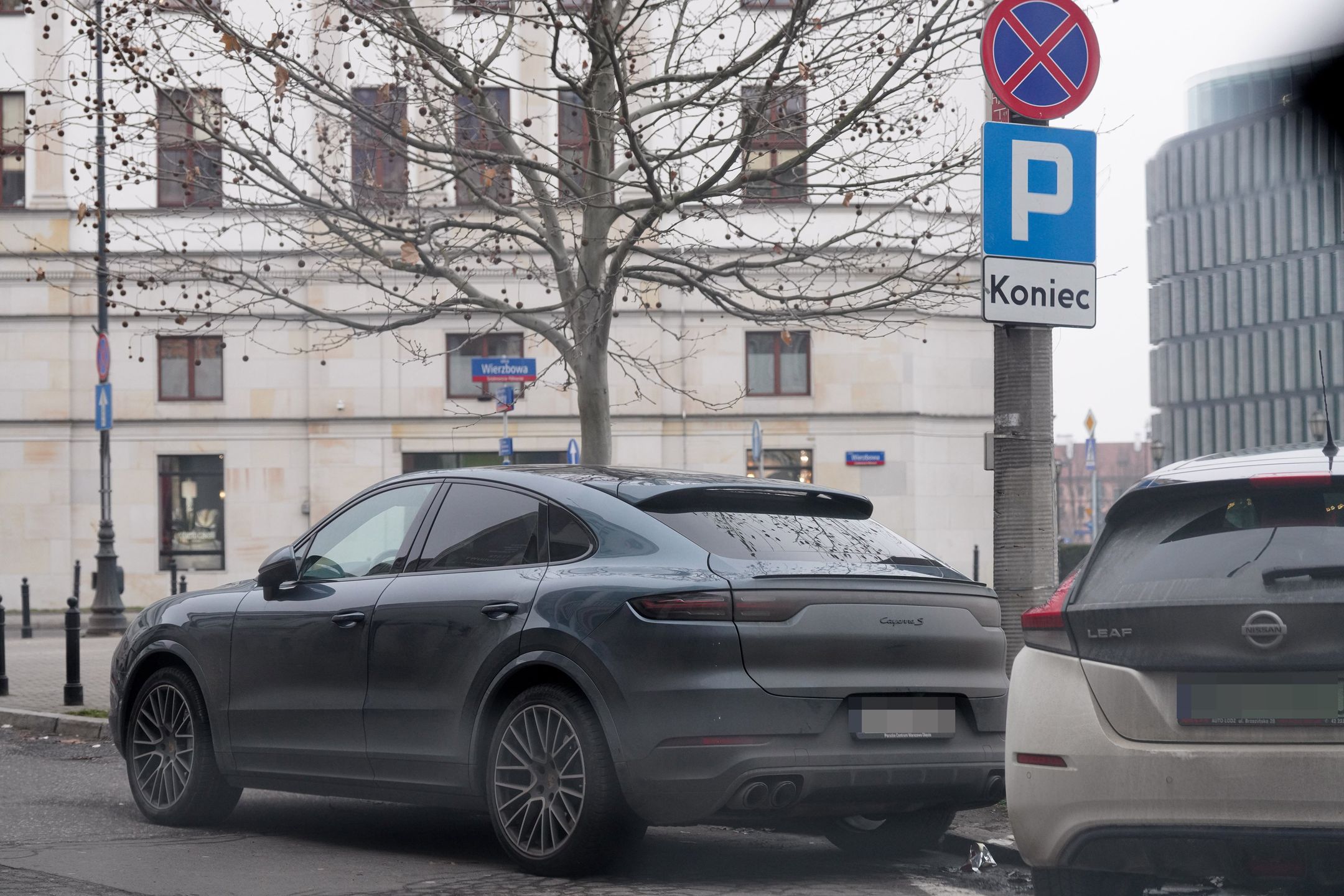 Małgorzata Kożuchowska parkuje na zakazie