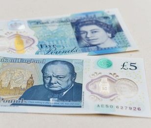 Funt: największy skok od siedmiu lat. Złoty broni się najlepiej