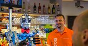 Robot serwujący drinki